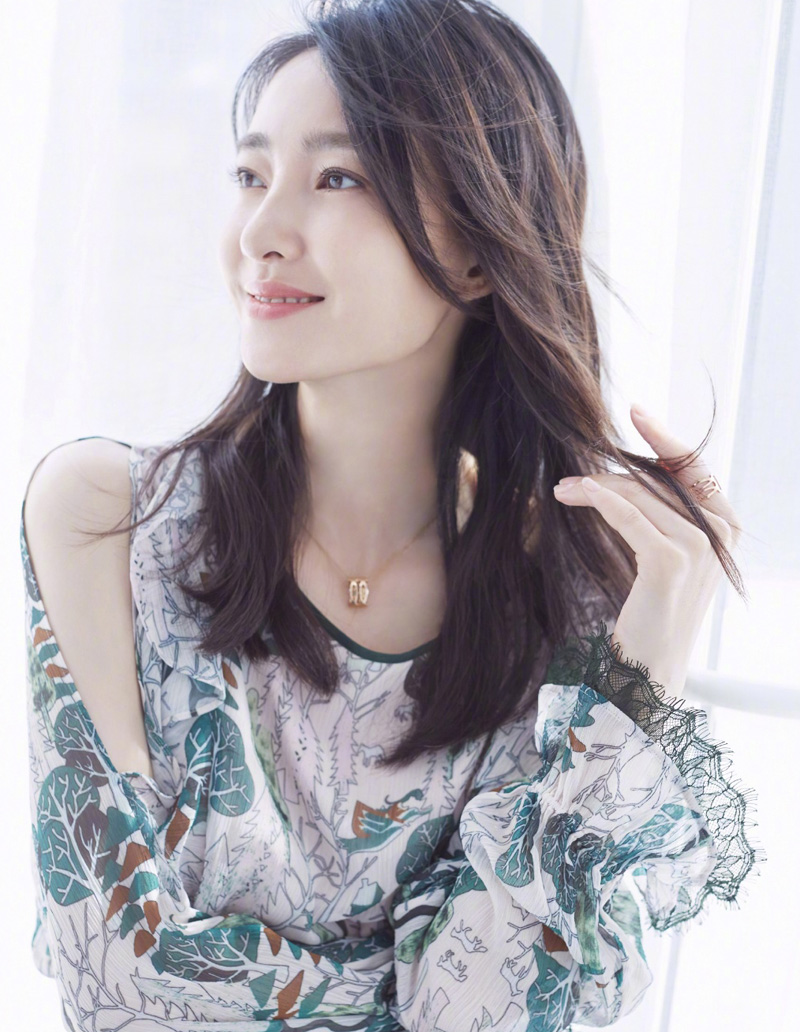 王丽坤悦己杂志封面图片 王丽坤素颜女神性感魅惑图片下载图片