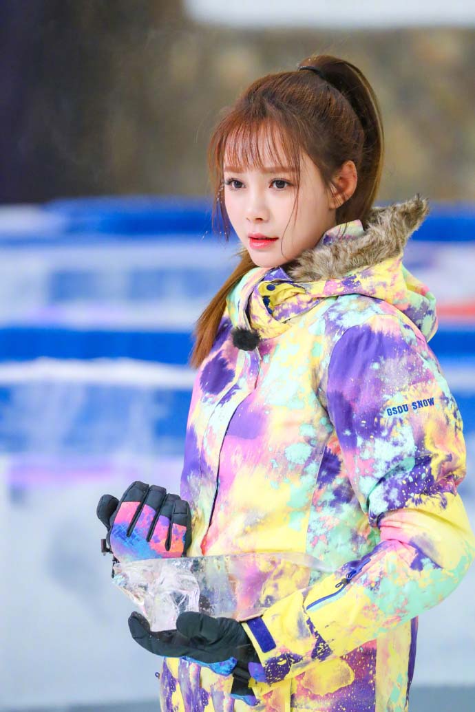 高清湖南省湘西吉首市美女《我们来了》沈梦辰哈尔滨玩雪图片图片