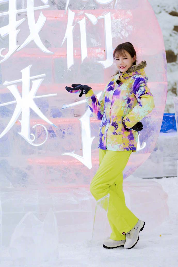 高清湖南省湘西吉首市美女沈梦辰性感甜美写真图片图片