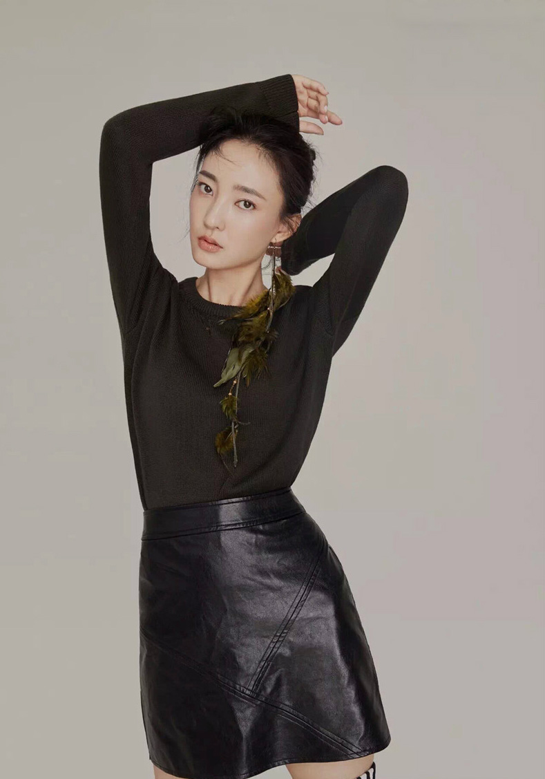 王丽坤性感干练活动写真图片图片