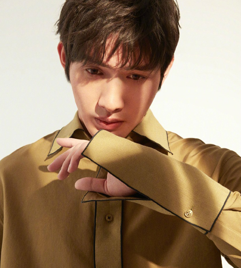 中国大陆江苏无锡男演员魅力型男张彬彬时尚杂志封面图片图片