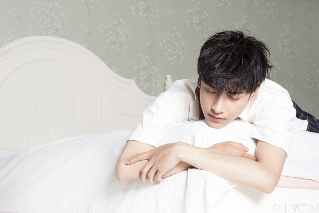 罗云熙图片