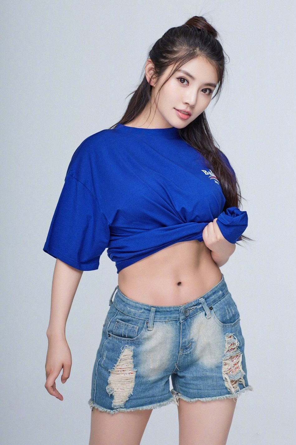 徐冬冬蛋糕裙甜美写真图片图片 徐冬冬蛋糕裙甜美写真图片图片