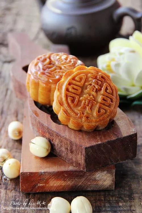 蛋黄月饼图片  月饼图片图片