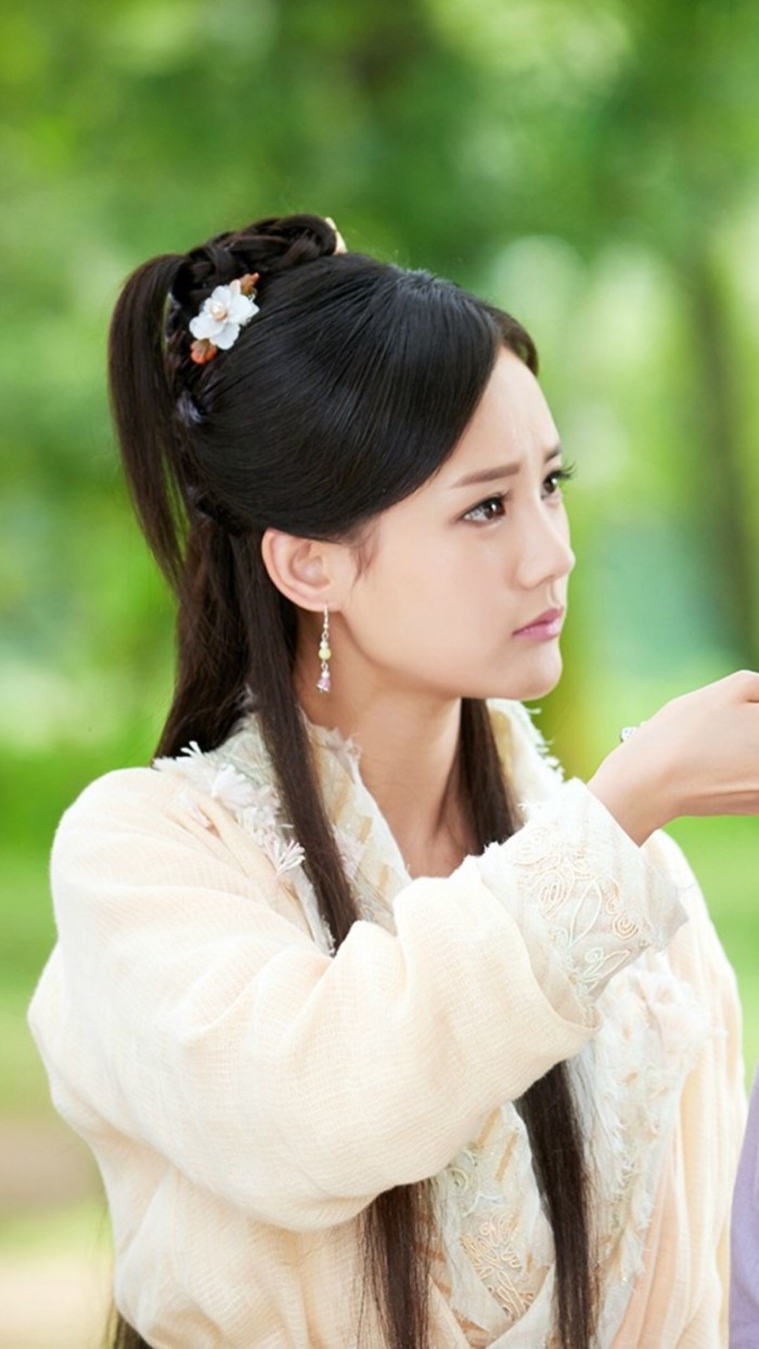 高清中国内地山东济南女演员李一桐Q清纯小公主白裙明星美女写真图片图片