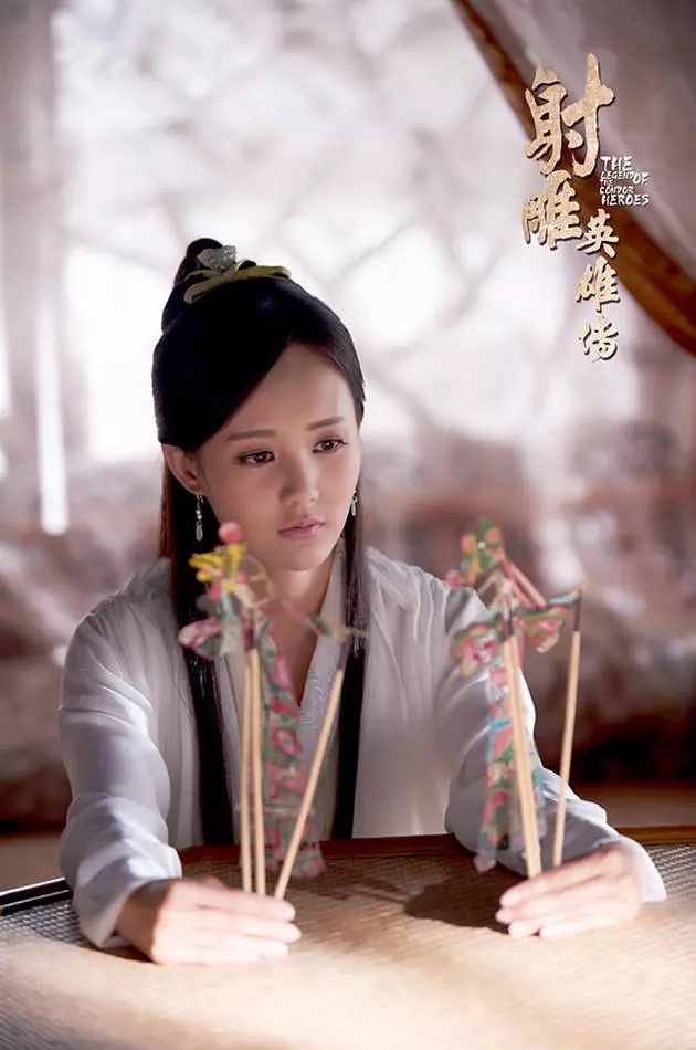 高清中国内地山东济南女演员李一桐Q清纯小公主白裙明星美女写真图片图片