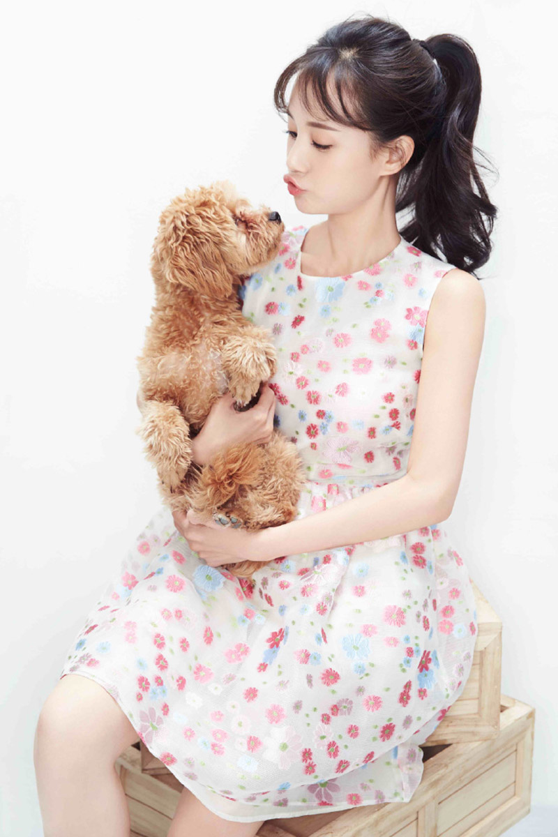 高清中国内地山东济南女演员李一桐Q清纯小公主白裙明星美女写真图片图片