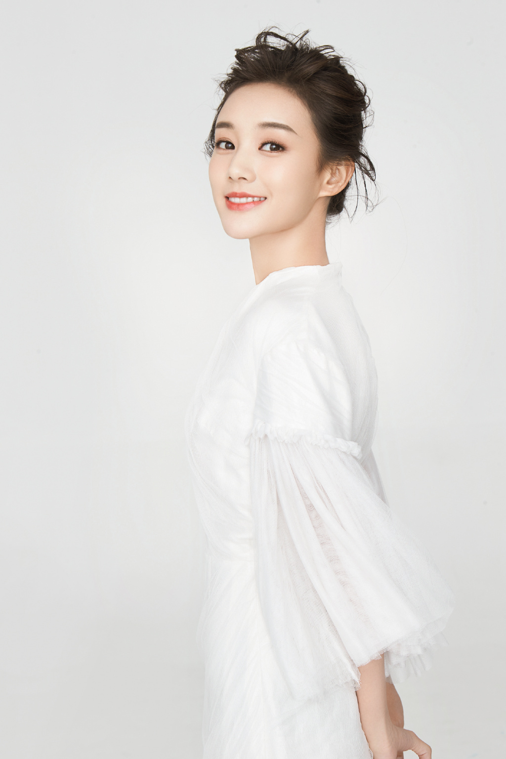 高清中国内地山东济南女演员李一桐Q清纯小公主白裙明星美女写真图片图片