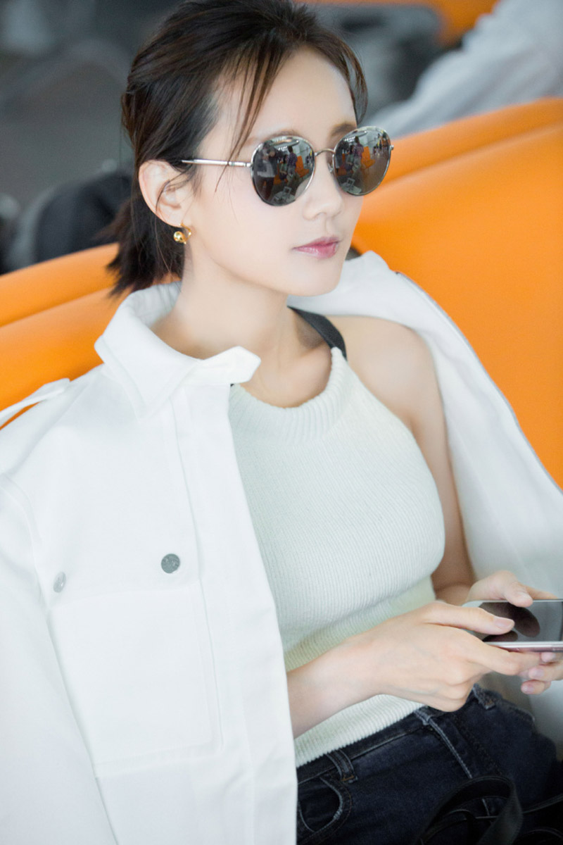 高清中国内地山东济南女演员李一桐Q清纯小公主白裙明星美女写真图片图片