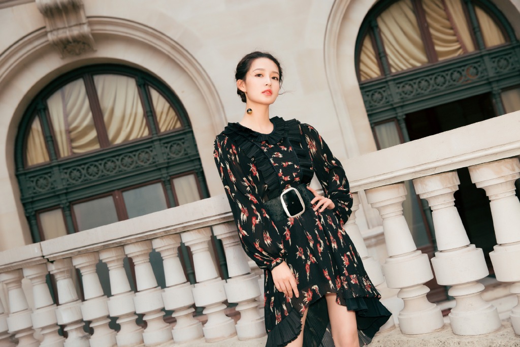 李沁优雅迷人活动图片图片