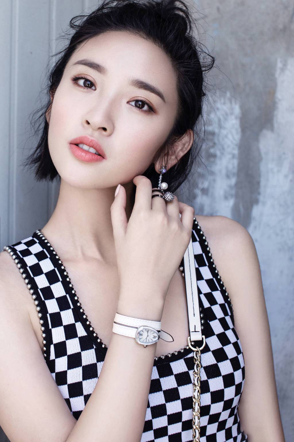 高清中国内地四川女演员《我们来了》哈尔滨站唐艺昕最新图片图片