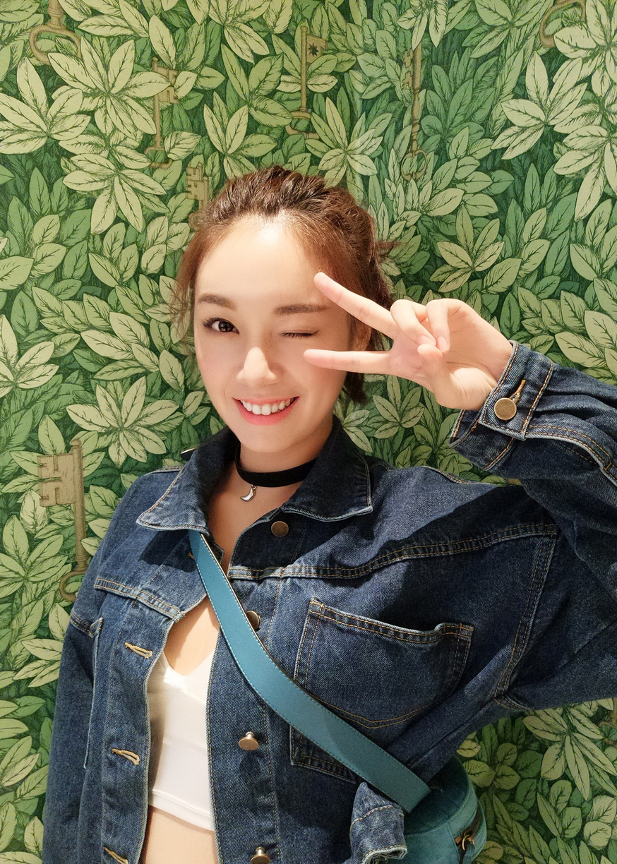 高清中国内地女美女程砚秋青春时尚写真图片俏皮动人图片 高清中国内地女美女程砚秋青春时尚写真图片俏皮动人图片