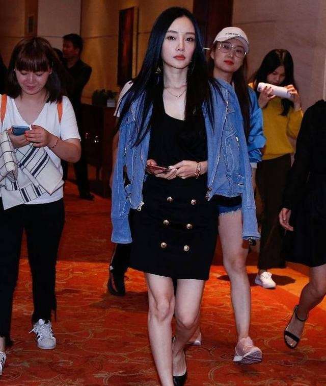 李小璐绝美靓丽写真惹火撩人图片