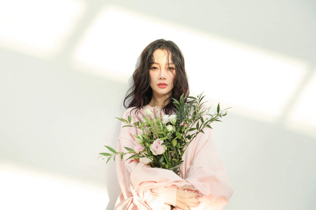 李小璐董璇合照似少女 姐妹相聚甜蜜开心图片