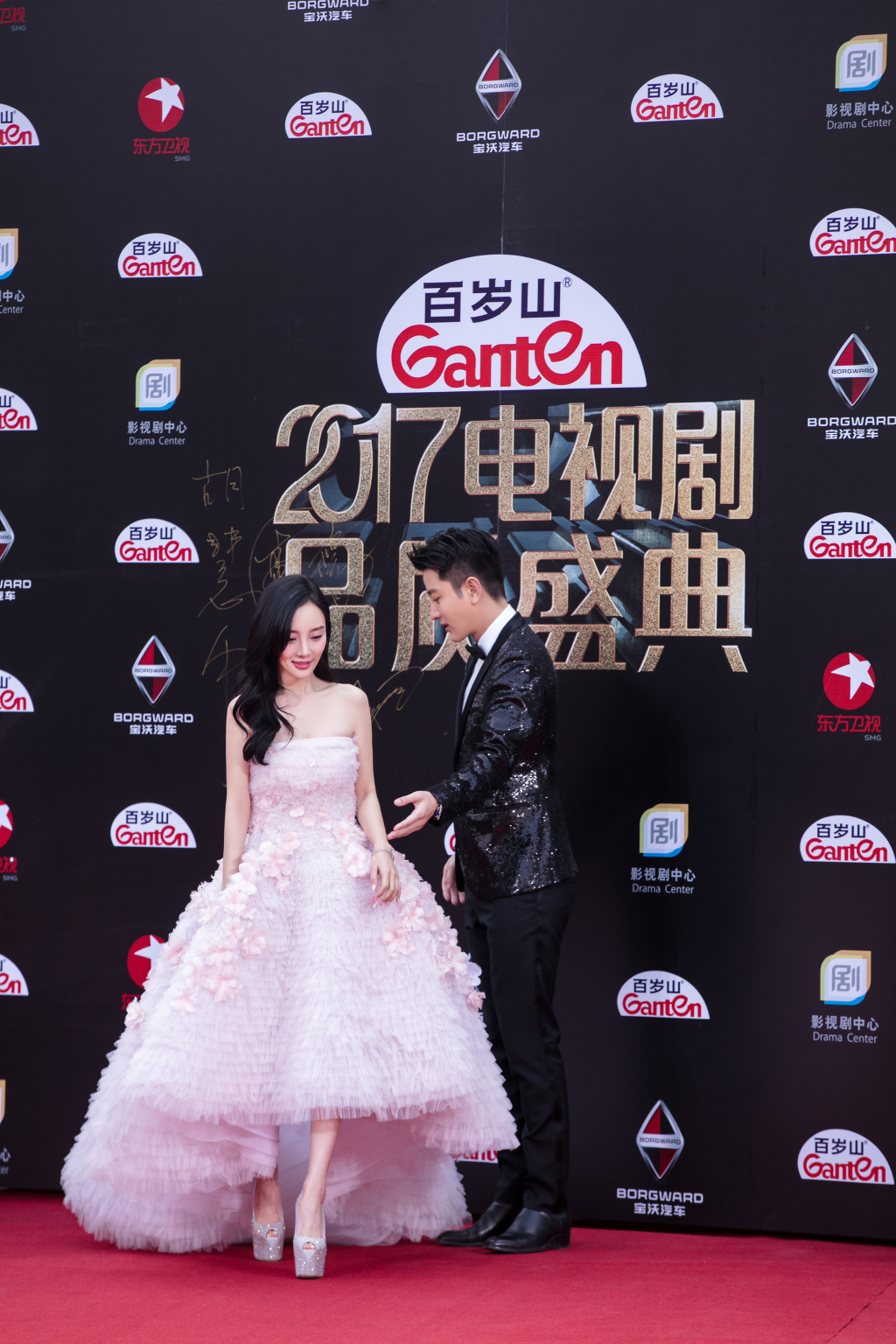 李小璐甜馨图片 李小璐甜馨温暖养眼写真图片