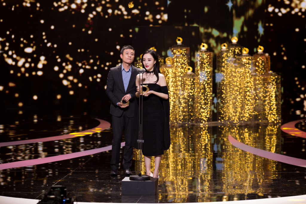 李小璐甜馨图片 李小璐甜馨温暖养眼写真图片