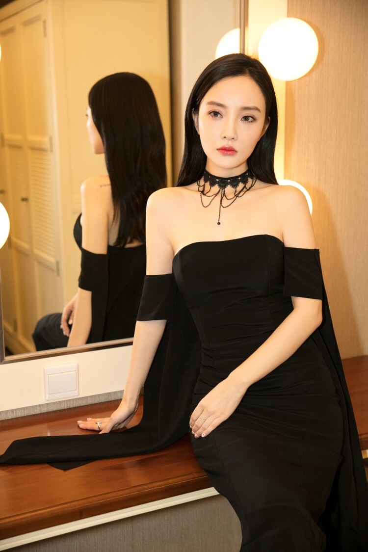 李小璐甜馨图片 李小璐甜馨温暖养眼写真图片