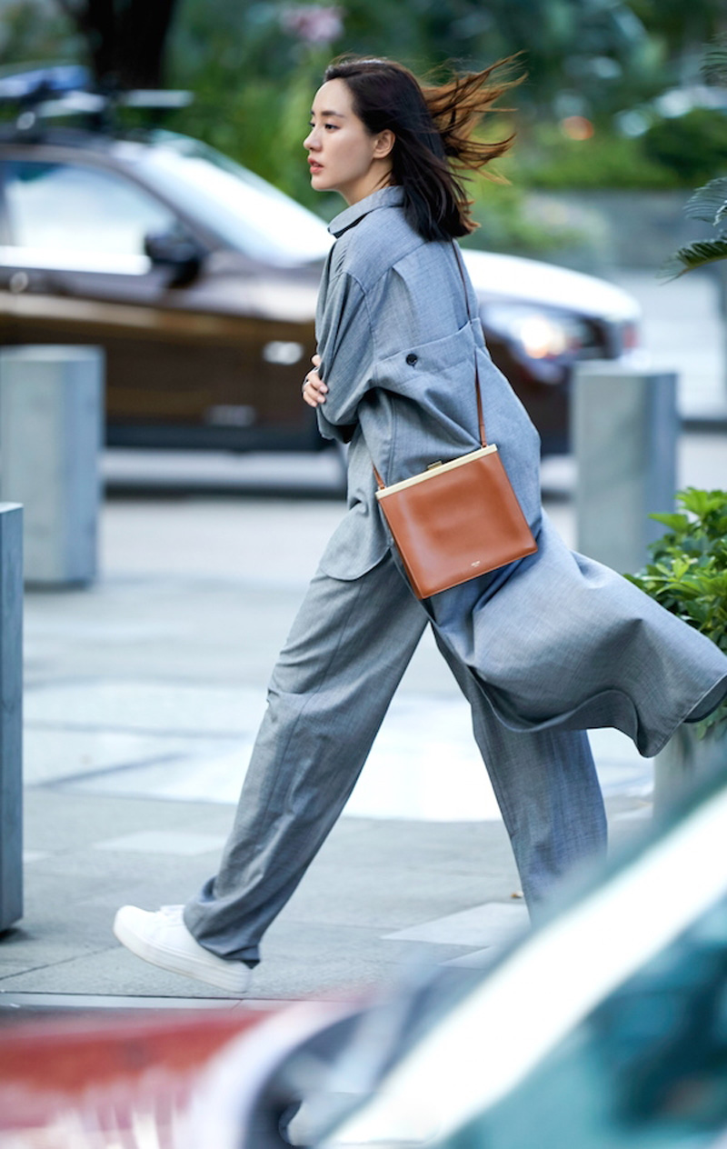 高清中国内地新生代功夫女明显王智素雅清新街拍写真图片王智图片图片