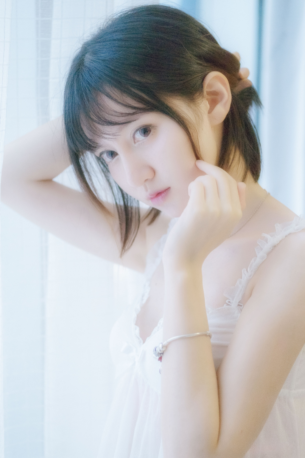 妖艳睡裙美女惹火身材诱人写真图片图片