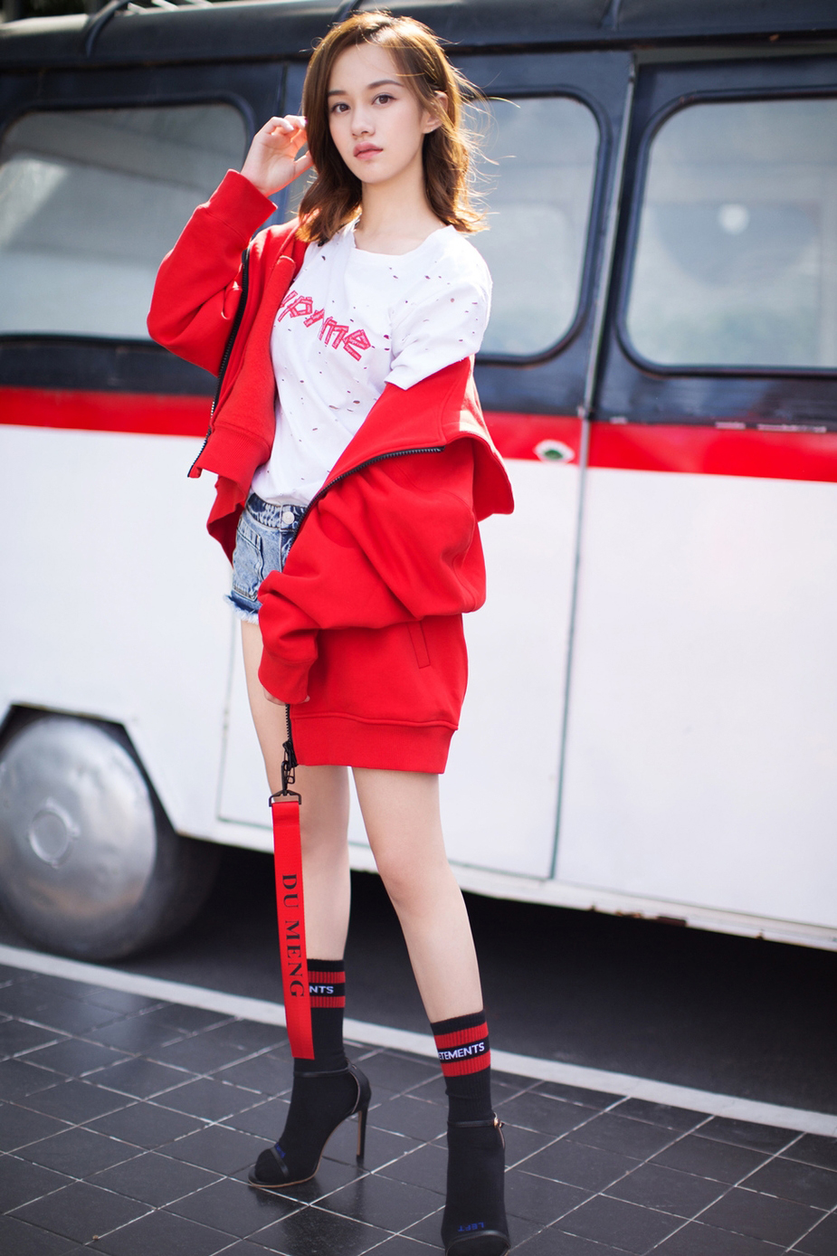 中国内地安徽省淮南市影视女演员陆妍淇性感靓丽写真图片图片