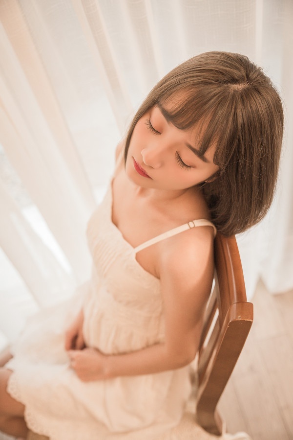 短发美女文艺少女高清私房极品写真图片