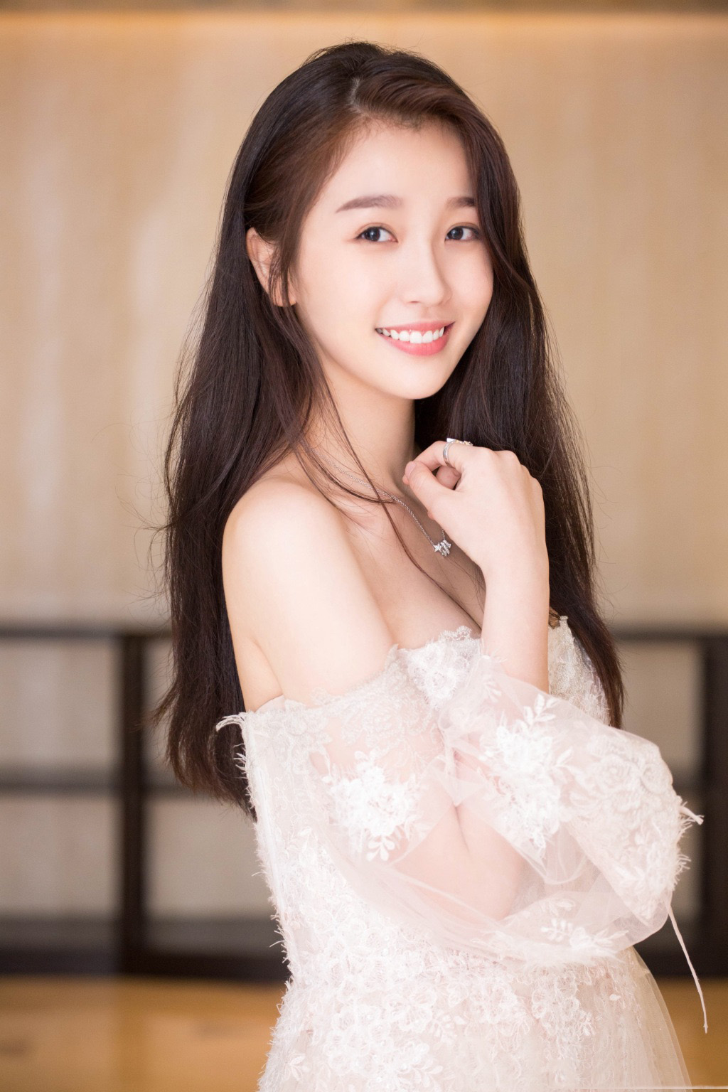 高清中国内地美女虞书欣夏日清新街拍图片图片