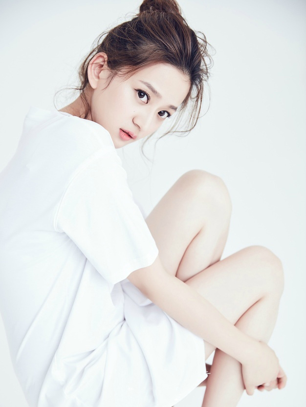 高清内陆美女明星唐本纯白诱惑私房照图片图片
