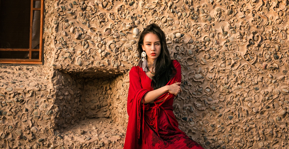 中国内地瑜伽导师、平面模特母其弥雅性感妩媚写真图片图片