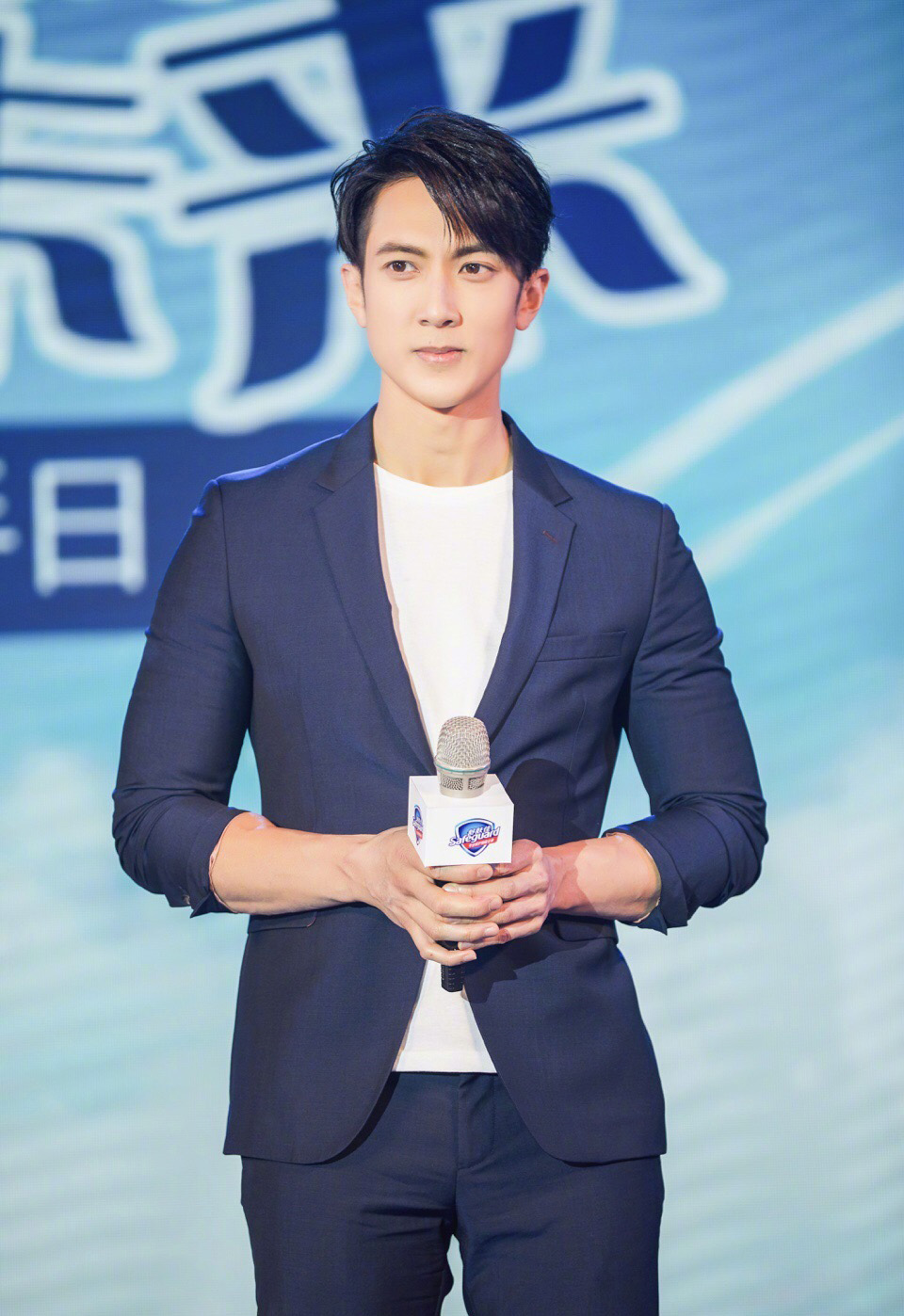 吴尊最新杂志魅力写真帅气图片图片