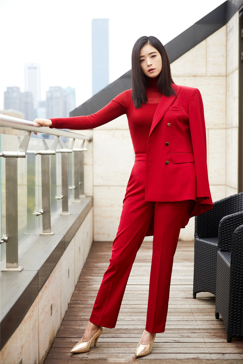 高清内地祖籍湖南益阳女演员华妃蒋欣诠释性感中的小清新时尚唯美写真图片