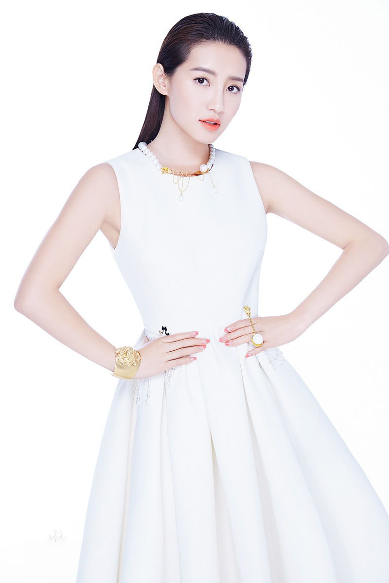 高清湖南衡阳美女气质美女苏青白色系珠宝写真图片图片