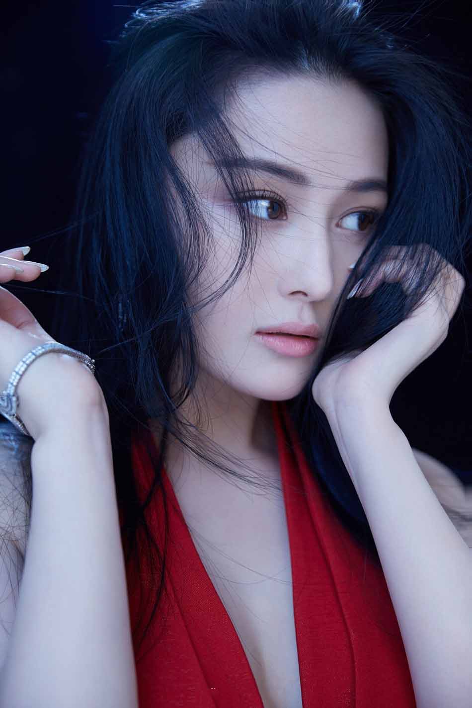 张馨予性感长裙礼服高清图片图片
