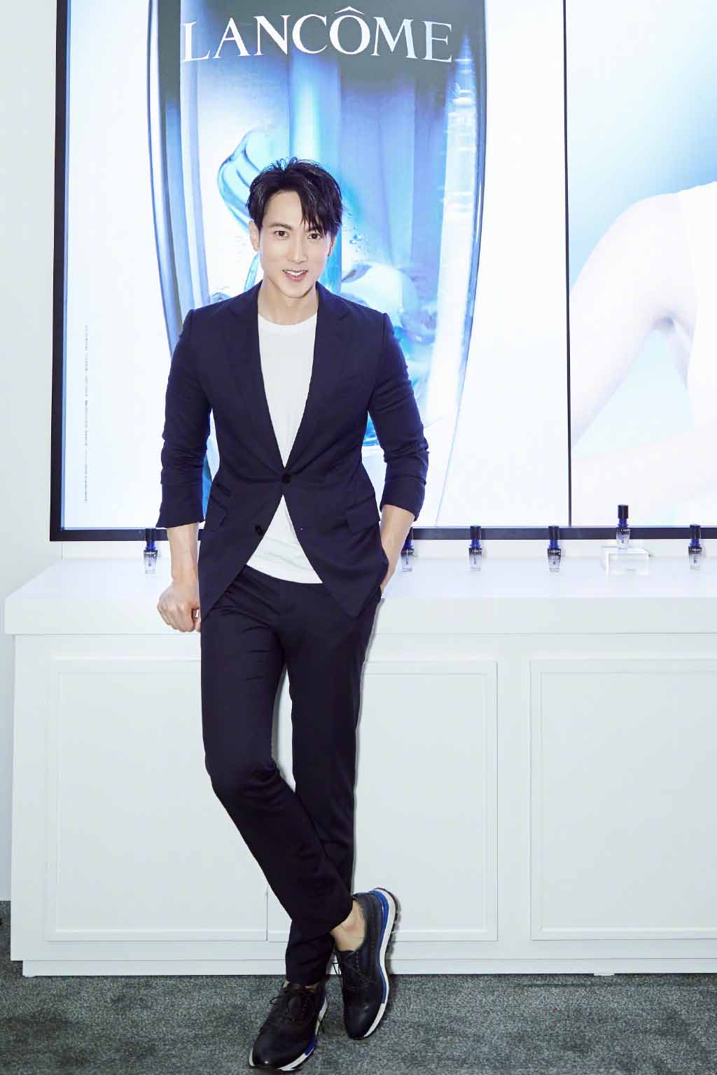 吴尊最新杂志魅力写真帅气图片图片