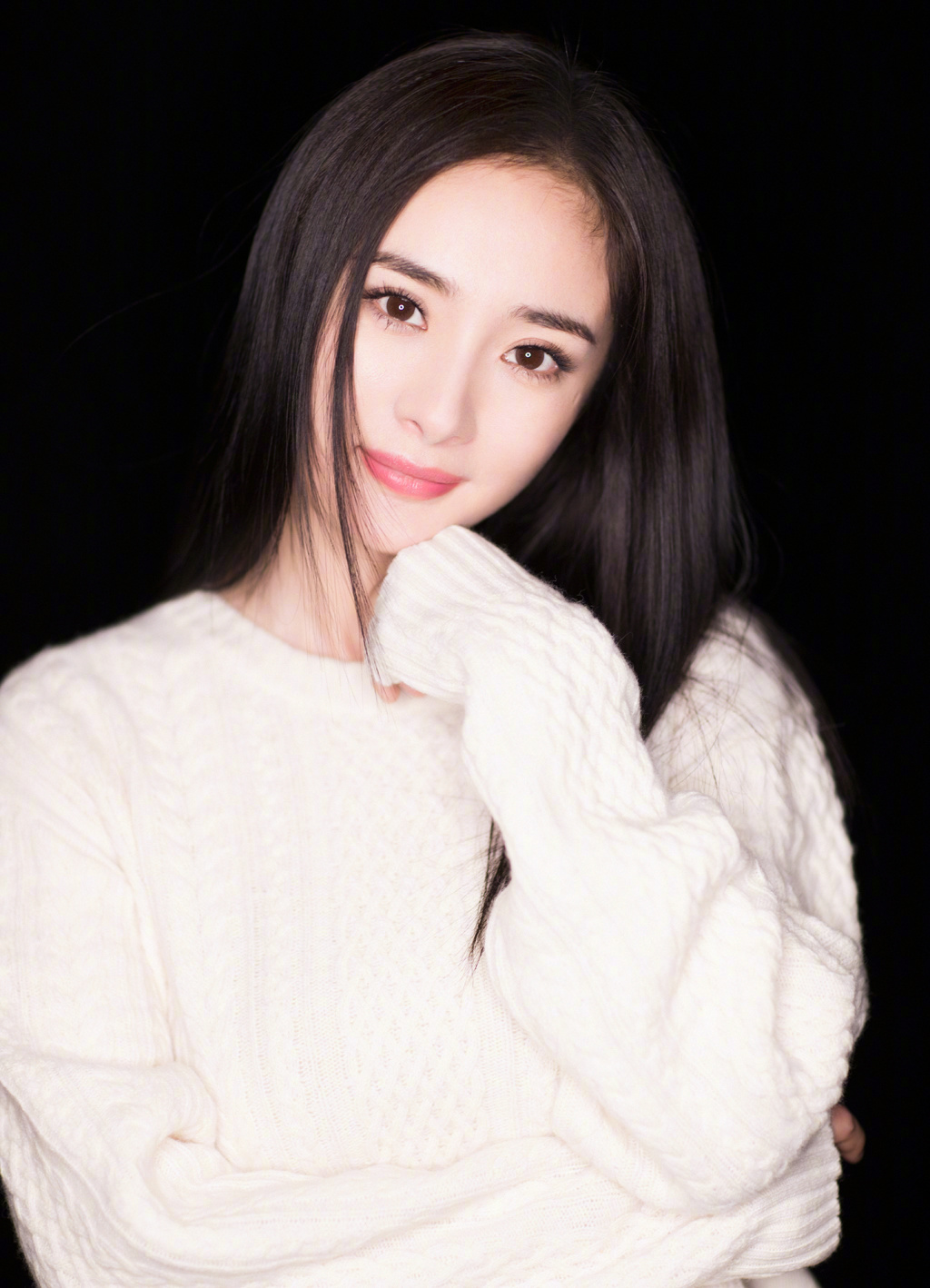 中国内地北京影视女演员杨幂时尚封面大片高清桌面壁纸图片