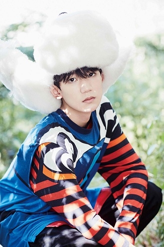 TFBOYS王源灰色格子装 TFBOYS图片王源图片图片