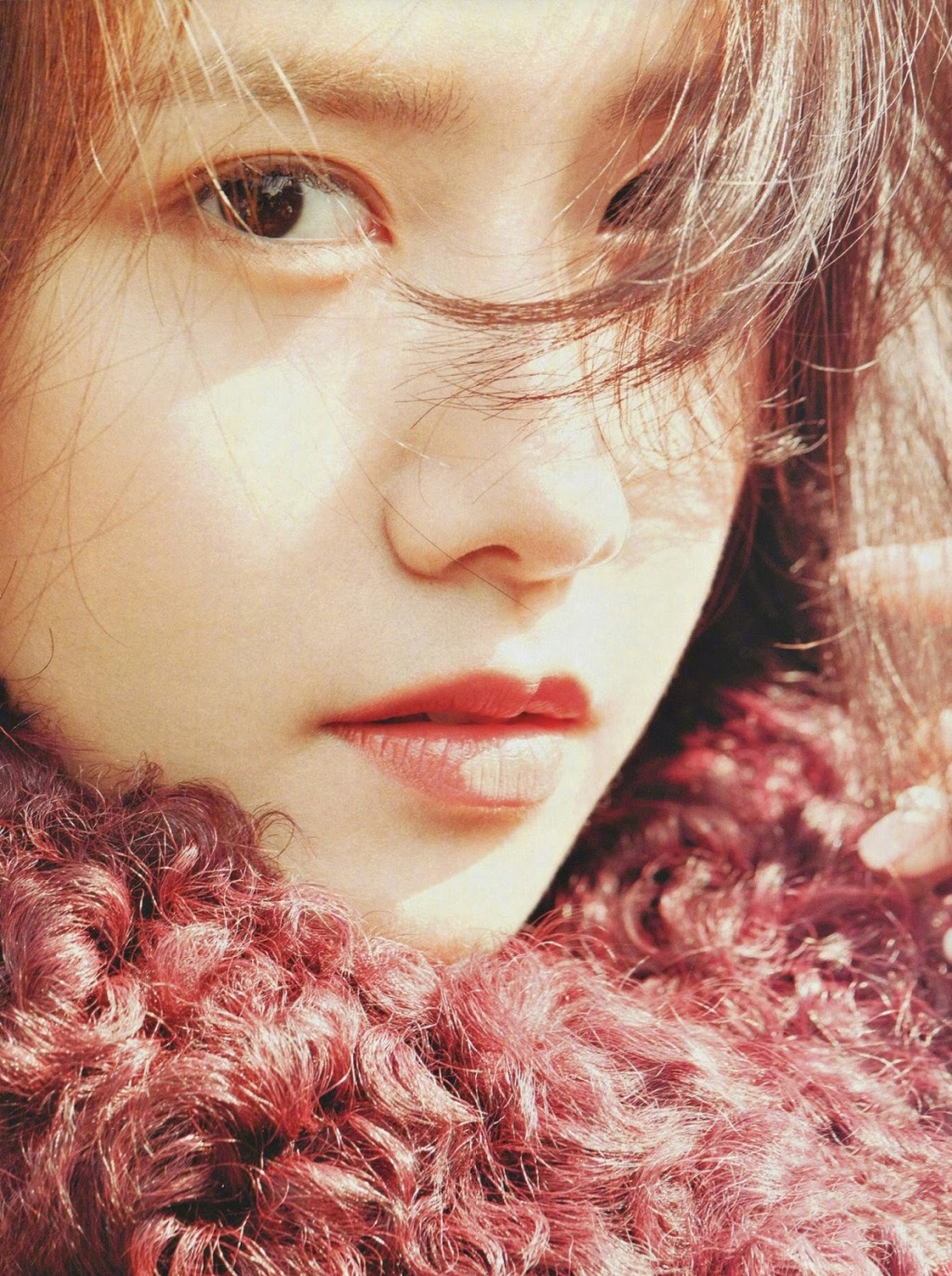 高清韩国首尔永登浦美女林允儿时尚杂志写真高清图片：短发造型优雅清纯图片