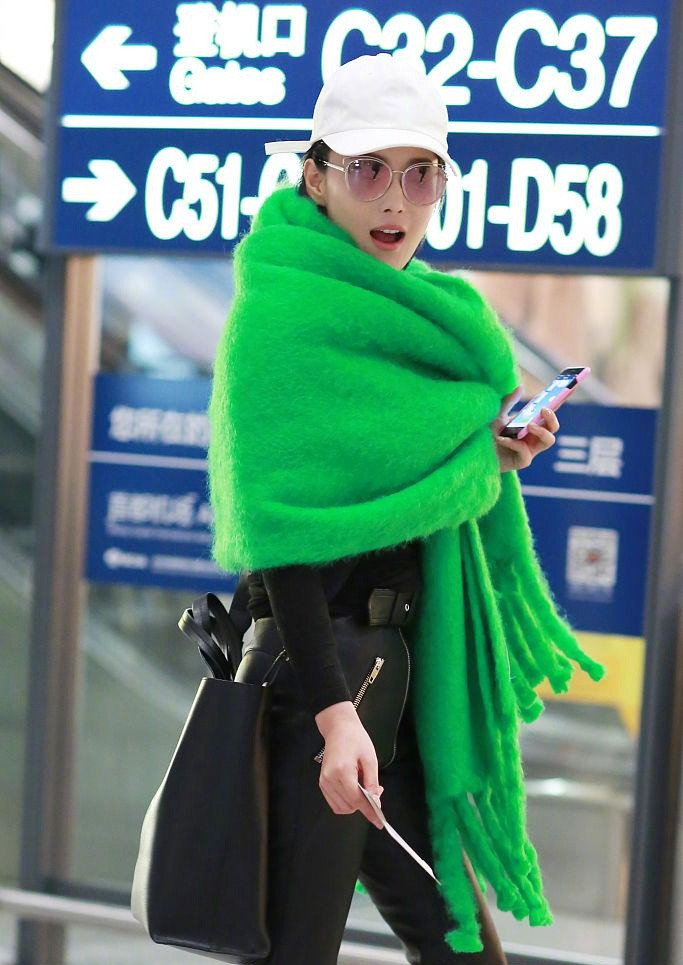 张馨予性感长裙礼服高清图片图片