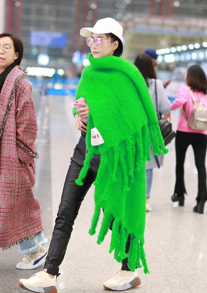 张馨予性感长裙礼服高清图片图片
