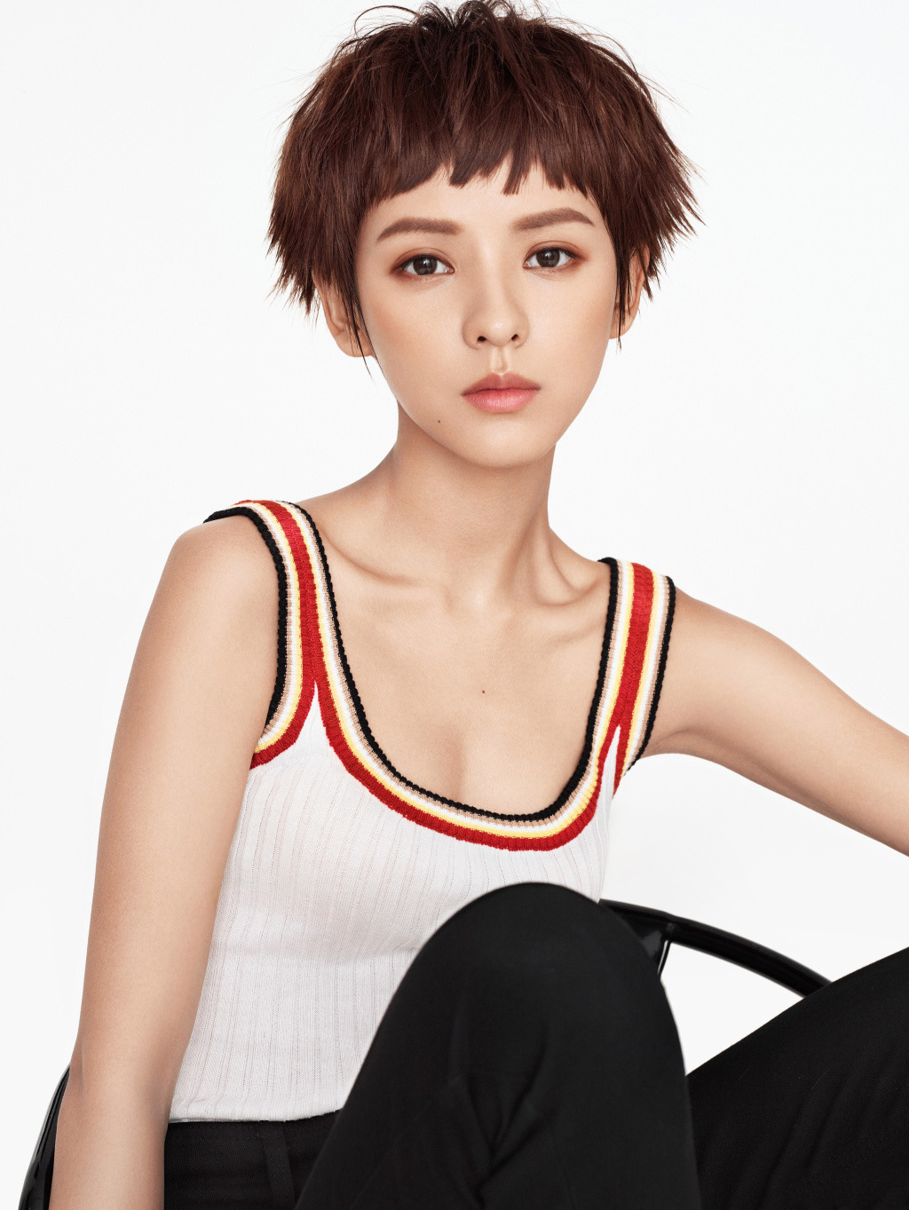 中国内地新晋女演员模特张予曦妩媚浴袍微博美照图片图片
