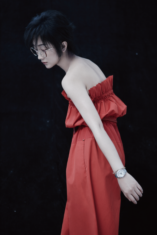 美女张瑶图片
