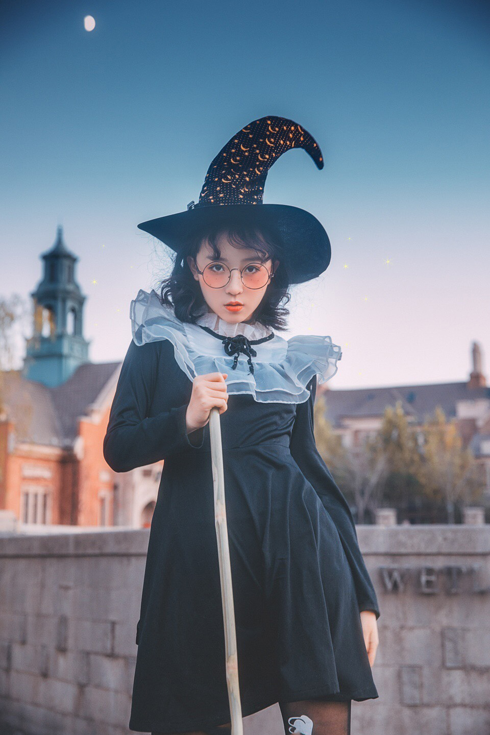 个性非主流COSPLAY美女写真图片