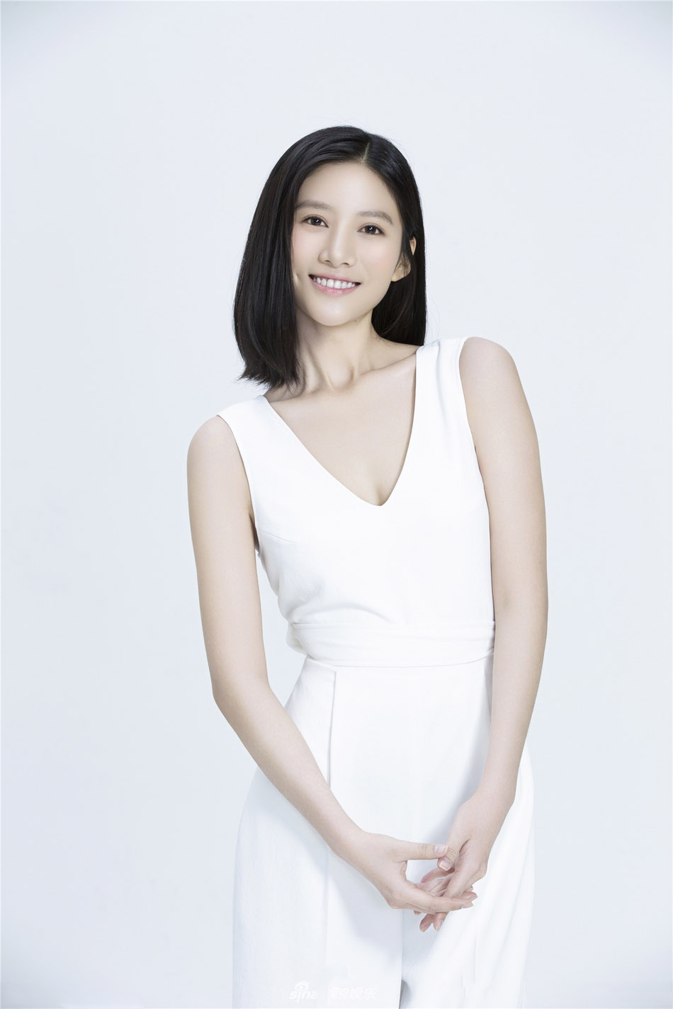 中国内地山东济南女演员吴优魅惑性感时尚杂志写真大片图片