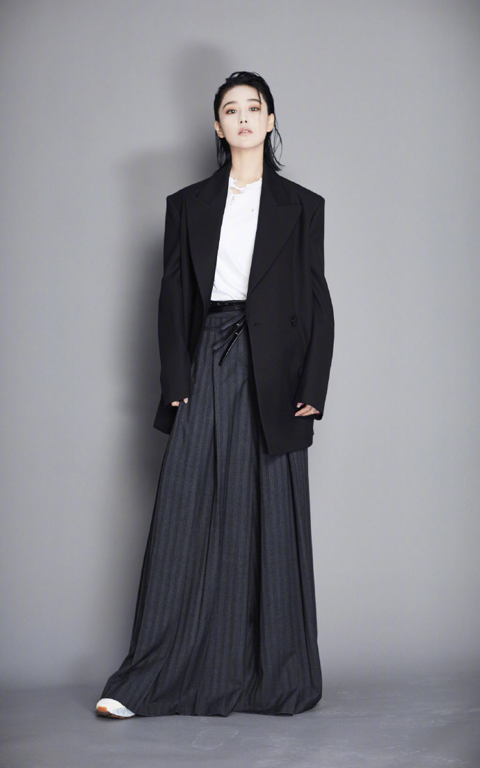张馨予性感长裙礼服高清图片图片