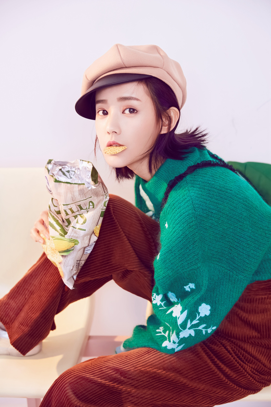 高清中国内地山东济南女演员李一桐Q清纯小公主白裙明星美女写真图片图片