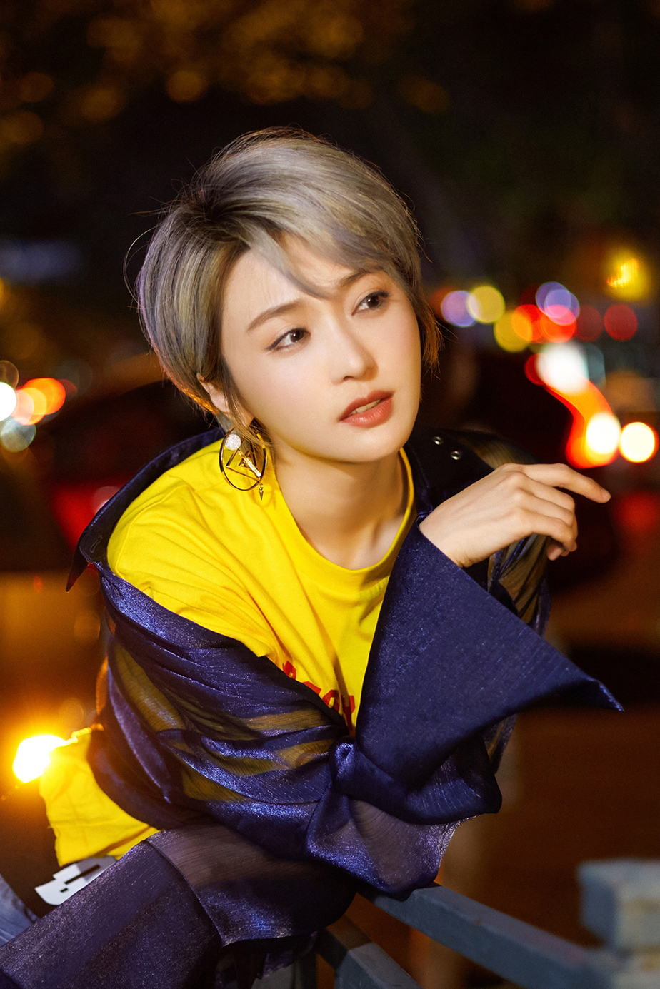 高清生于吉林省延吉美女陈冰西装短裤率性潇洒撩人写真图片图片