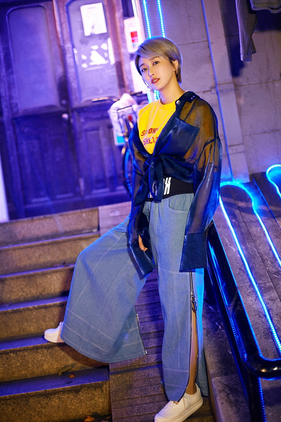 高清生于吉林省延吉美女陈冰灵动洒脱街拍写真图片图片