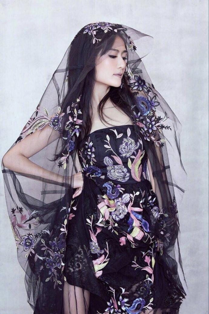 谢娜花海写真图片：温婉优雅图片