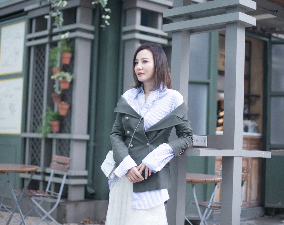 中国内地重庆影视女演员陶红优雅妩媚时尚写真图片图片