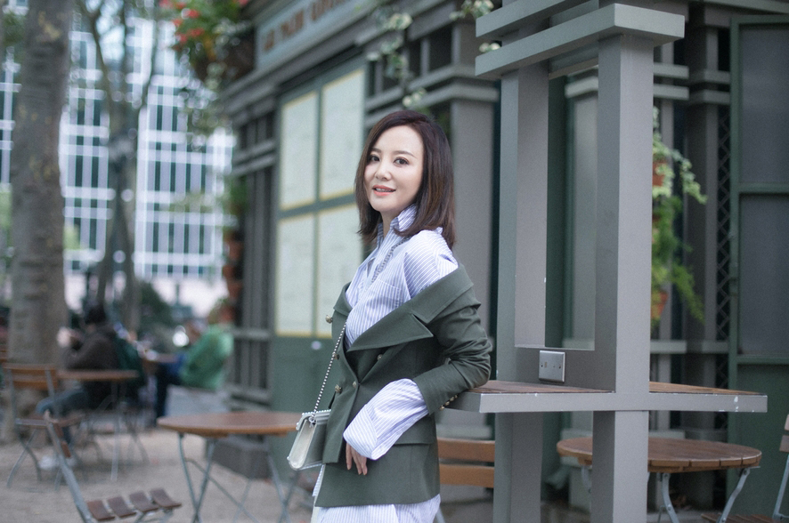 中国内地重庆影视女演员陶红优雅妩媚时尚写真图片图片