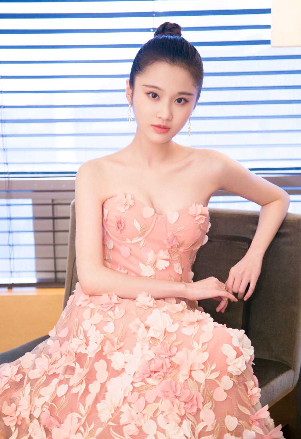 中国内地女演员谋女郎张慧雯如梦如幻唯美写真图片图片
